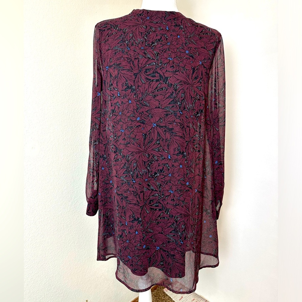 ASTR Burgundy Floral Back Cutout Shift Dress Long Sleeve EUC - Picture 2 of 10